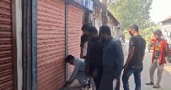 শ্রীনগরে আ'লীগ কার্যালয়ে তালা দিলেন এনসিপি নেতারা