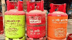 দোকানে দোকানে ঘুরেও মিলছেনা গ্যাস সিলিন্ডার, গ্রাহকদের দুর্ভোগ