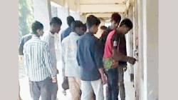 দোয়ারাবাজারে পরীক্ষায় অংশগ্রহণের দাবিতে স্কুলে তালা, ১৬ শিক্ষার্থী বহিষ্কার