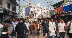 দোহারে ঘোড়ার গাড়িতে শিক্ষকের রাজকীয় বিদায়