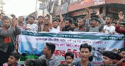 কমলগঞ্জে গল্ফ মাঠ খুঁড়ে চা-রাবার গাছ রোপণ, পর্যটন কেন্দ্র রক্ষায় বিক্ষোভ