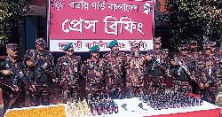 ফুলবাড়ী সীমান্তে বিদেশি অস্ত্র ও বিপুল পরিমাণ মাদক উদ্ধার