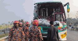 ঢাকা-মাওয়া এক্সপ্রেসওয়েতে বাস-ট্রাক সংঘর্ষে আহত ৭