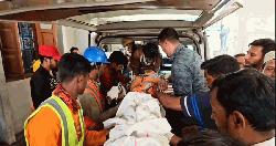 কলাপাড়ায় নির্মাণাধীন সেতুর সাটার ধসে শ্রমিকের মৃত্যু, আহত ১০