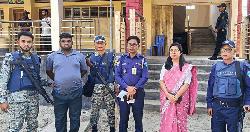 হাজীগঞ্জে জাল ভোট দিতে এসে আটক যুবক