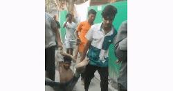 আড়াইহাজারে গণপিটুনিতে ২ ছিনতাইকারী আহত