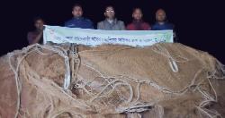 লালমোহনে ৭ লাখ টাকার অবৈধ জাল জব্দ