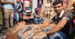 বিজয়নগরে বিদ্যুতের তারসহ ২ চোর আটক