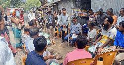 সাদুল্লাপুরে বোরো খেতে পোকা দমন পরামর্শে কর্মকর্তারা মাঠে