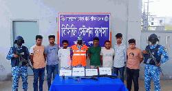 খুলনায় অস্ত্র-গুলিসহ কুখ্যাত সন্ত্রাসী খবির মোল্লা গ্রুপের ৭ সদস্য আটক