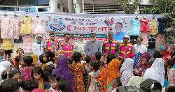 নারায়ণগঞ্জে ৫ টাকায় ঈদের নতুন জামা কিনলো সুবিধাবঞ্চিত ৫০০ শিশু