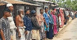 আমতলীতে পাল্টাপাল্টি মামলার জেরে মানববন্ধন, মামলা প্রত্যাহারের দাবি