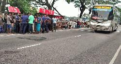 ফকিরহাটে বাসচাপায় প্রাণ গেল শিক্ষার্থীর