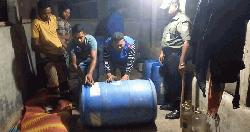 তেঁতুলিয়ায় তেল মজুদ করায় ব্যবসায়ীকে কারাদণ্ড