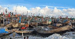 ডিজেল সংকট: নৌকা বন্ধ, দুশ্চিন্তায় জেলেরা
