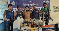 কক্সবাজারে নকল বিদেশি মদ তৈরির কারখানায় অভিযান, আটক ১