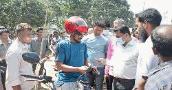 প্রশাসনের তৎপরতায় বাগমারায় স্বাভাবিক হয়েছে তেল সংগ্রহ