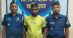 ফুলবাড়ীতে ৪ কেজি গাঁজাসহ মাদক ব্যবসায়ী গ্রেফতার