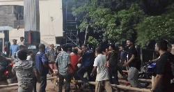 বোতলে অকটেন নিয়ে পুলিশ-র‍্যাবের সামনেই সংঘর্ষ, আহত ৩