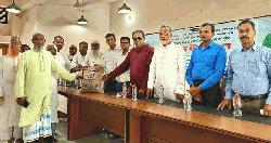 কুলাউড়ায় কৃষকদের বীজ-সার বিতরণ