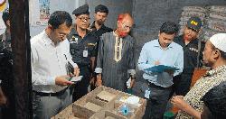 জয়পুরহাটে লাইসেন্স ছাড়াই গ্যাস সিলিন্ডার বিক্রি, দুই ব্যবসায়ীকে জরিমানা