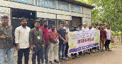 মুন্সীগঞ্জে দুই সাংবাদিকের বিরুদ্ধে মামলার প্রতিবাদে মানববন্ধন
