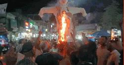 ফুলবাড়ীতে প্রধানমন্ত্রীকে নিয়ে কটুক্তির প্রতিবাদে বিক্ষোভ মিছিল ও কুশপুত্তলিকা দাহ