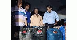 রায়পুরে ৩৫০ লিটার জ্বালানি তেল জব্দ