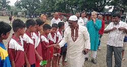 চিরিরবন্দরে সরকারি প্রাথমিক বিদ্যালয় ফুটবল টুর্নামেন্টের উদ্বোধন