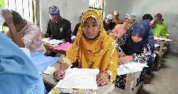 নিয়ম আছে, প্রয়োগ নেই: ফুলবাড়ীতে দাখিল পরীক্ষায় দৃষ্টি প্রতিবন্ধী মিতুর বঞ্চনা