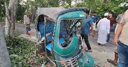 সিএনজি-পিকআপ মুখোমুখি সংঘর্ষে নারীসহ আহত ৭
