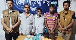 নোয়াখালীতে প্রকাশ্য জুয়ার আসরে ডিবির অভিযান, গ্রেপ্তার ৩