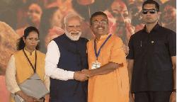 মুখ্যমন্ত্রীর শপথ নিলেন শুভেন্দু অধিকারী