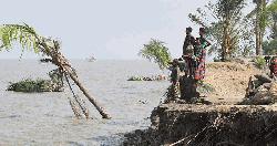 উপকূলের দুর্যোগ মৌসুম