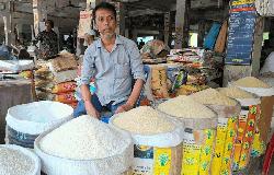 ভরা মৌসুমে নওগাঁয় চালের দাম বাড়তি