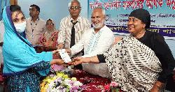 গর্ভকালীন দরিদ্র মায়েরা নানা সংকটের মধ্য দিয়ে দিনাতিপাত করেন: কেসিসি প্রশাসক