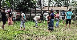 পূর্বপুরুষের প্রতি ভালোবাসায় কবরস্থান পরিষ্কারে একতাবদ্ধ তরুণরা