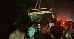 চট্টগ্রামে লেগুনাকে বাসচাপায়, নিহত ৩
