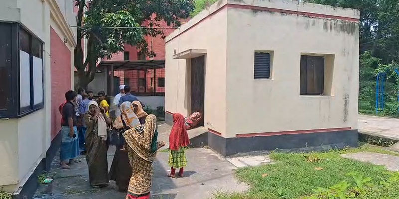 জয়পুরহাটে পিকআপের চাপায় দুলাভাই-শ্যালকের মৃত্যু, আহত ১
