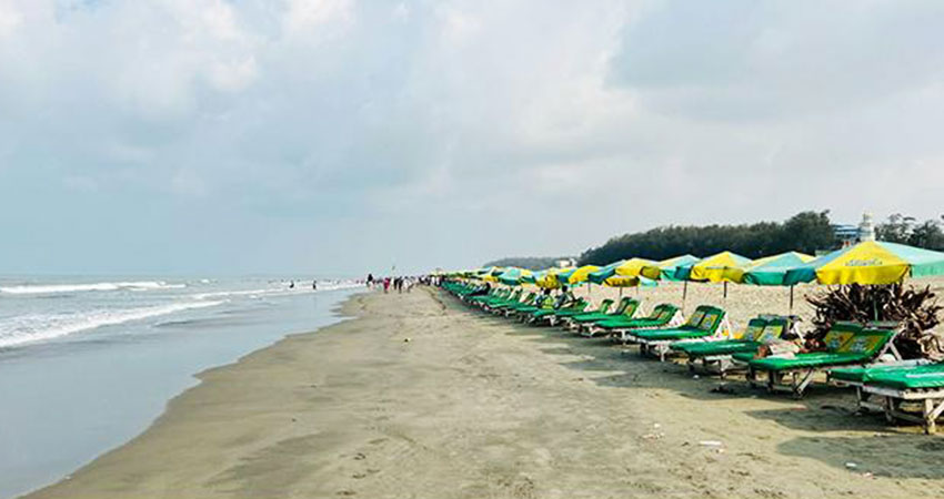 তীব্র লোডশেডিংয়ে কক্সবাজার ছাড়ছেন পর্যটকরা