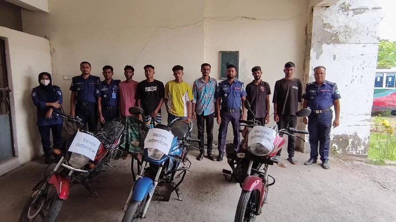 মোংলায় মোটরসাইকেল চোর চক্রের ৬ সদস্য আটক