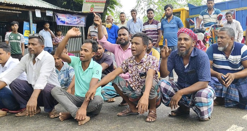 চাঁদাবাজির প্রতিবাদে ৬ ঘণ্টা মহাসড়ক অবরোধ