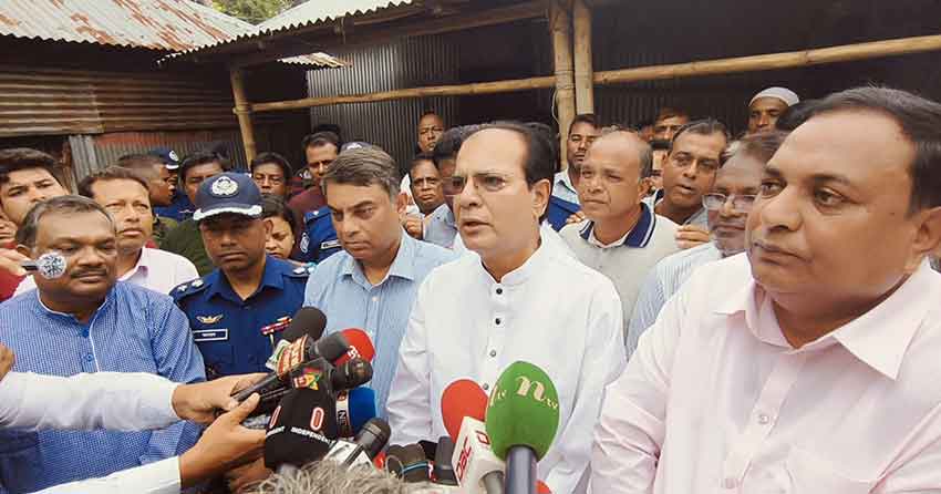 লালমনিরহাটে শিশু নন্দিনীর বাড়িতে ত্রাণমন্ত্রী, দ্রুত বিচারের আশ্বাস