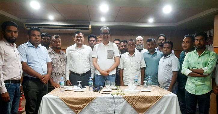  বগুড়ায় ব্যবসা সম্প্রসারণ ও শিল্পায়ন নিয়ে দেশবন্ধু গ্রুপের মতবিনিময় সভা অনুষ্ঠিত