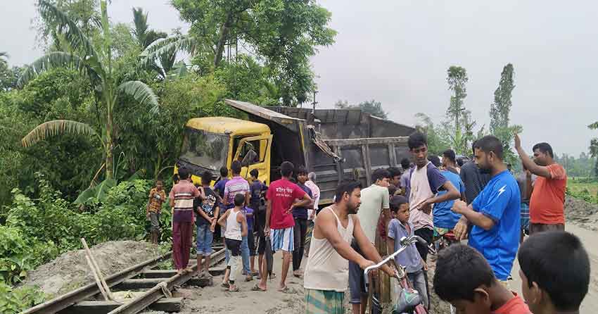 কুড়িগ্রামের সঙ্গে ১৪ ঘণ্টা পর সারা দেশের রেল যোগাযোগ স্বাভাবিক