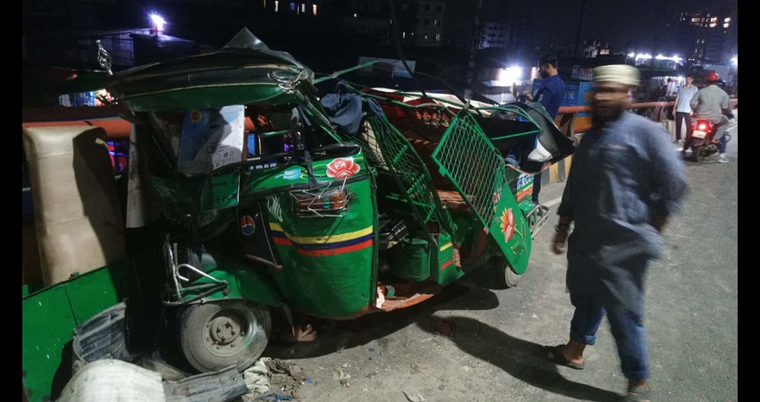 ঢাকা-নারায়ণগঞ্জ লিংক রোডে সিএনজি উল্টে শিশু নিহত, আহত ৪