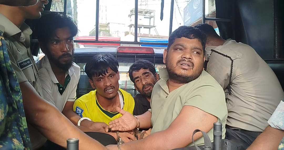 পঞ্চগড়ে হ্যান্ডকাফসহ ছিনিয়ে নেওয়া ৪ আসামি গ্রেপ্তার