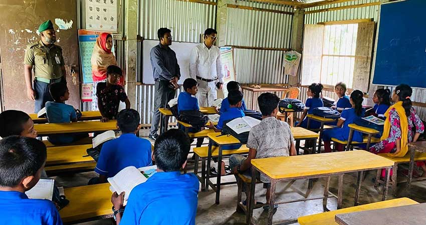ঝিনাইগাতীতে আকস্মিক বিদ্যালয় পরিদর্শনে ইউএনও