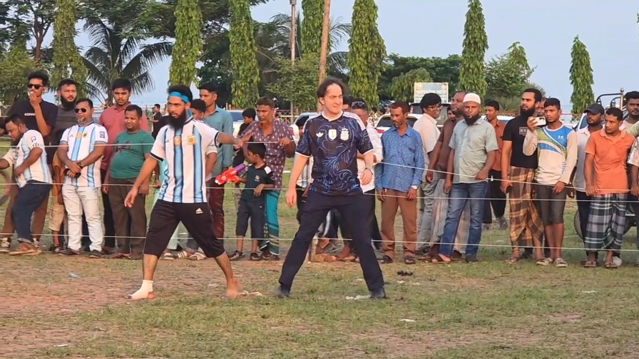 একদিন বিশ্বকাপে খেলবে বাংলাদেশ—মুন্সীগঞ্জে আর্জেন্টিনার রাষ্ট্রদূত