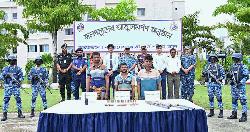সুন্দরবনে ‘বড় জাহাঙ্গীর’ বাহিনীর ৩ সদস্যের আত্মসমর্পণ; অস্ত্র উদ্ধার
